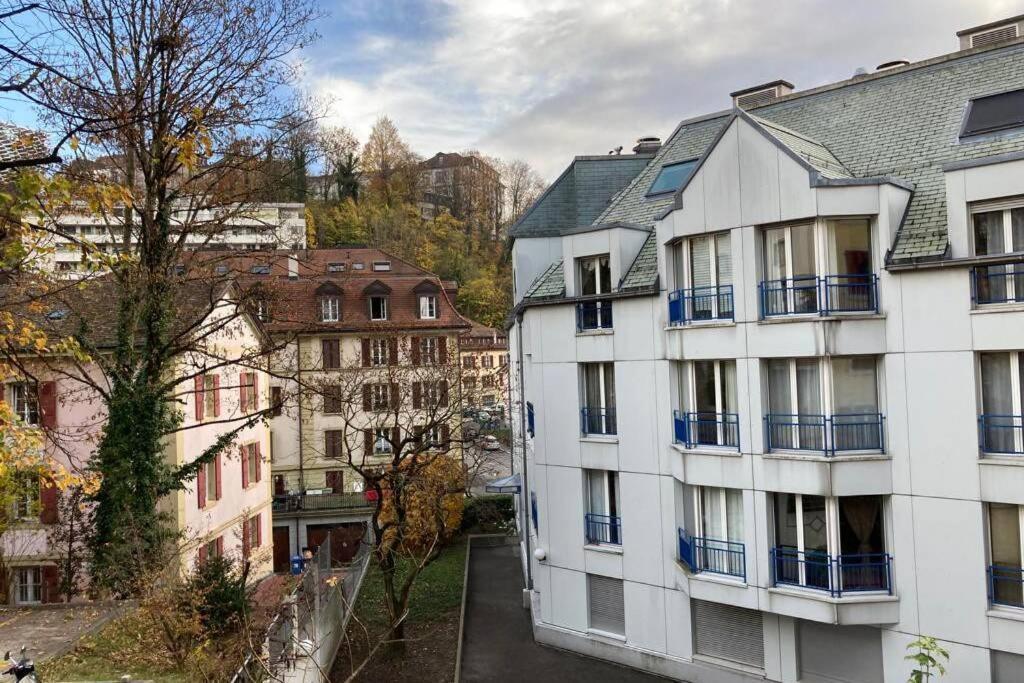 Parking & Appartement 2 Pieces Sans Traffic Lausanne Ngoại thất bức ảnh